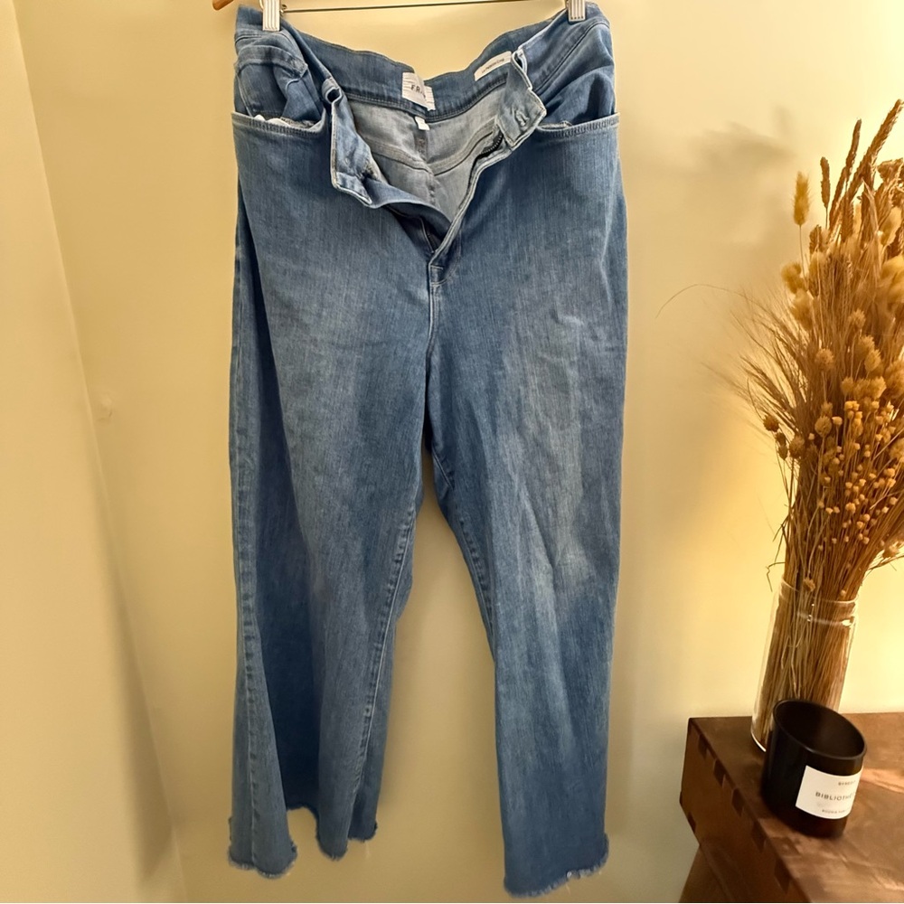 Frame Le Palazzo Light Blue Flare Jeans